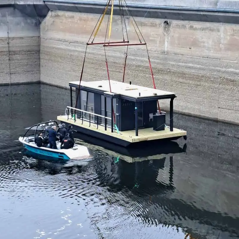 Ankunft des Saunaboots in Thüringen